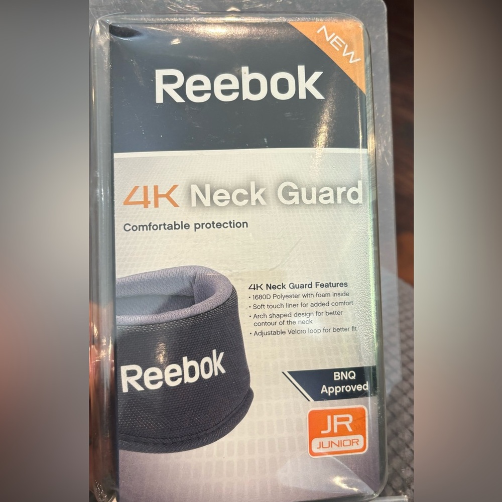 Reebok 4K Neck Guard- JR